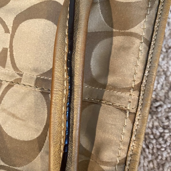 Coach purse - Picture 4 of 5